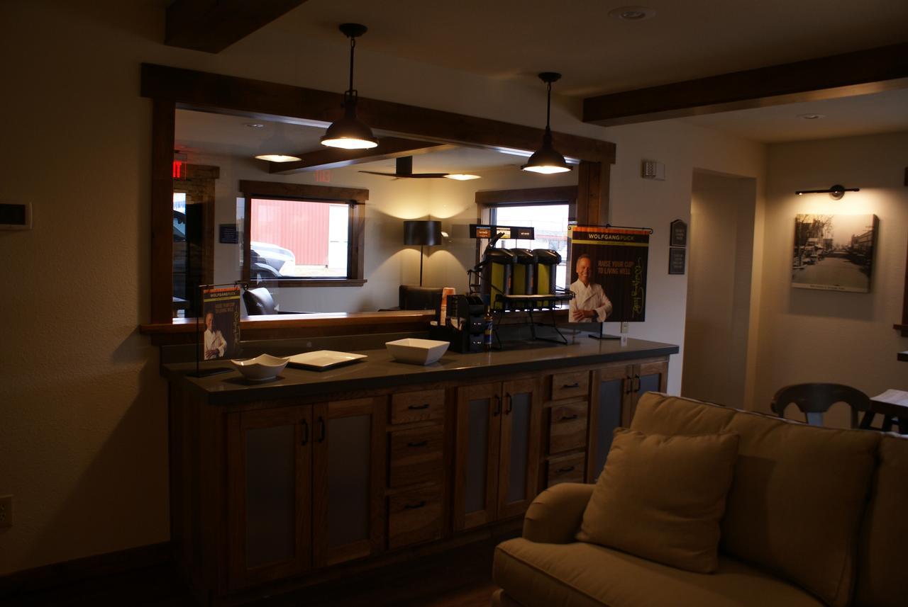 Boarders Inn & Suites By Cobblestone Hotels - Syracuse Eksteriør billede