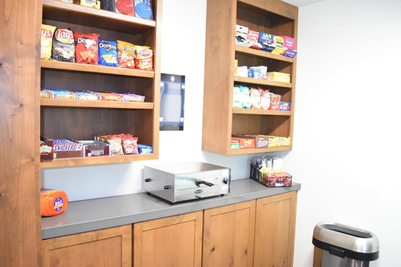 Boarders Inn & Suites By Cobblestone Hotels - Syracuse Eksteriør billede