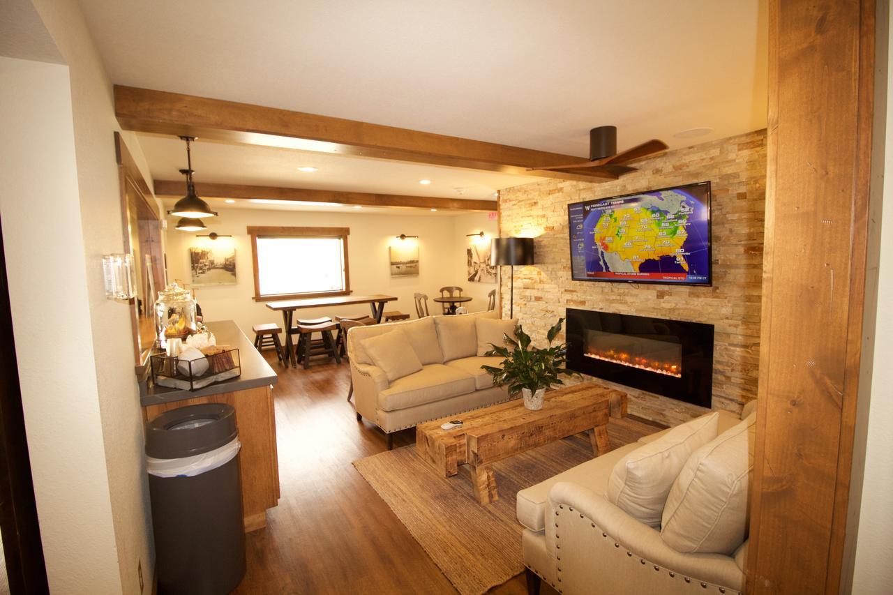 Boarders Inn & Suites By Cobblestone Hotels - Syracuse Eksteriør billede
