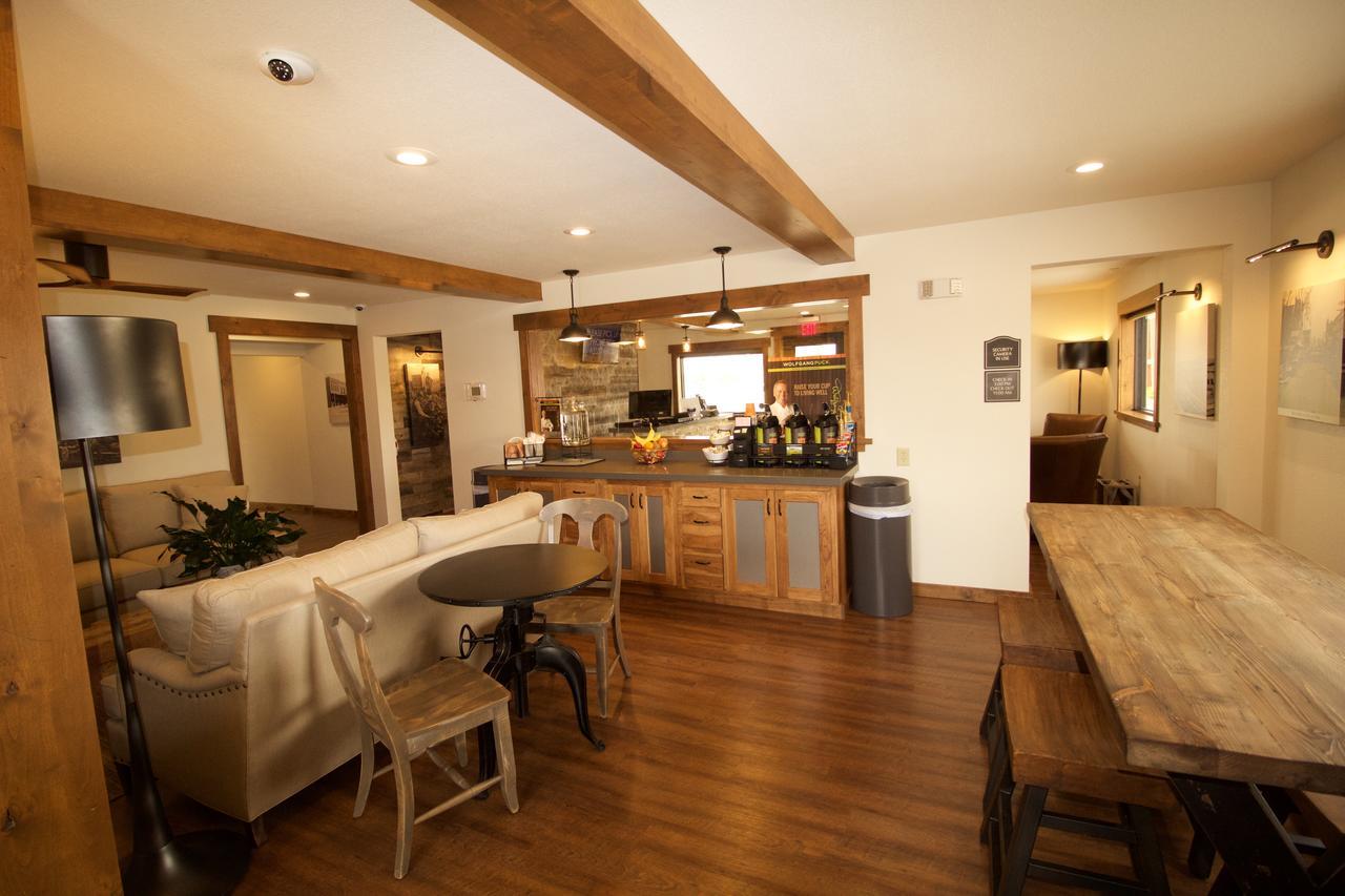 Boarders Inn & Suites By Cobblestone Hotels - Syracuse Eksteriør billede