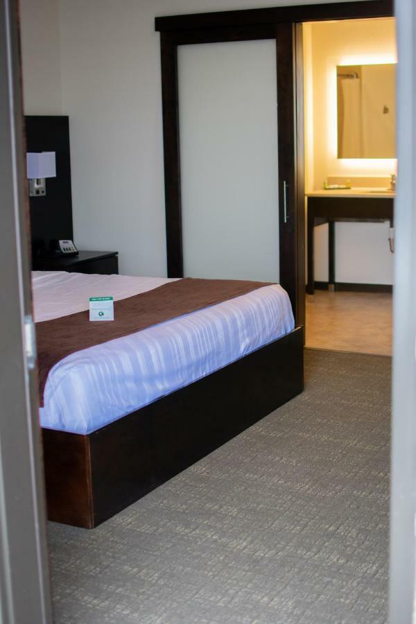 Boarders Inn & Suites By Cobblestone Hotels - Syracuse Eksteriør billede