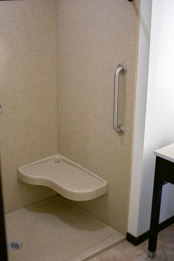 Boarders Inn & Suites By Cobblestone Hotels - Syracuse Eksteriør billede